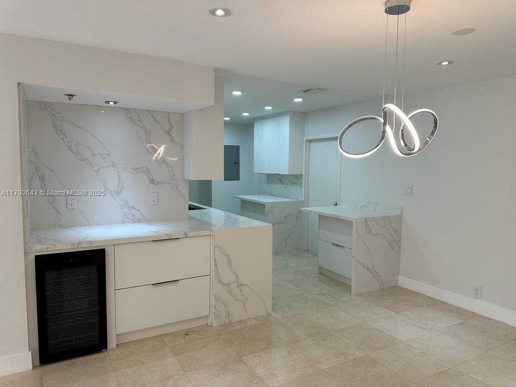 Small Image of 251 CRANDON BLVD #430, Key Biscayne Number 10