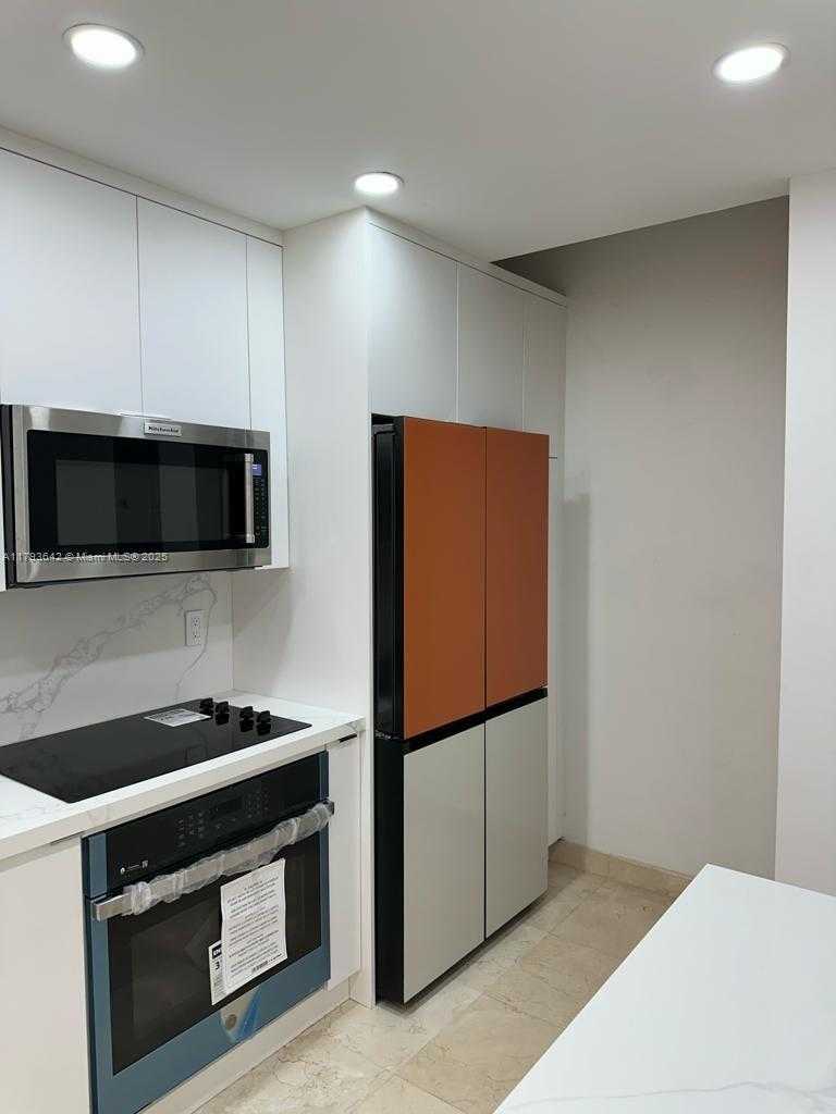 Small Image of 251 CRANDON BLVD #430, Key Biscayne Number 5