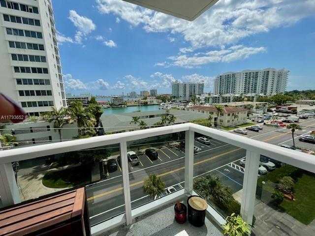 Small Image of 7928 WEST DR #603, North Bay Village Number 10