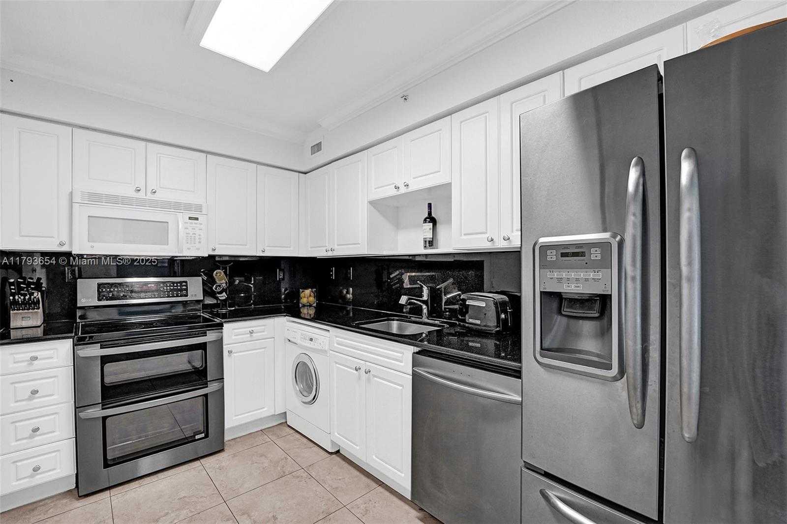 Small Image of 2501 SOUTH OCEAN DR #401 (available now), Hollywood Number 15