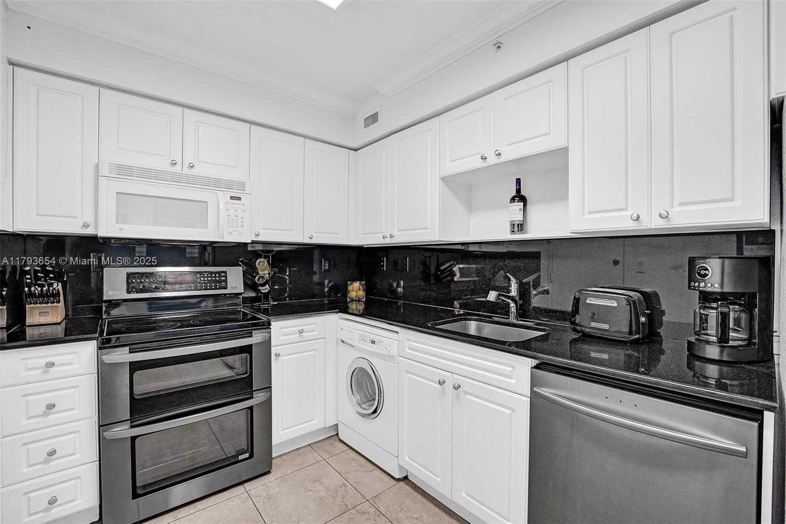 Small Image of 2501 SOUTH OCEAN DR #401 (available now), Hollywood Number 16