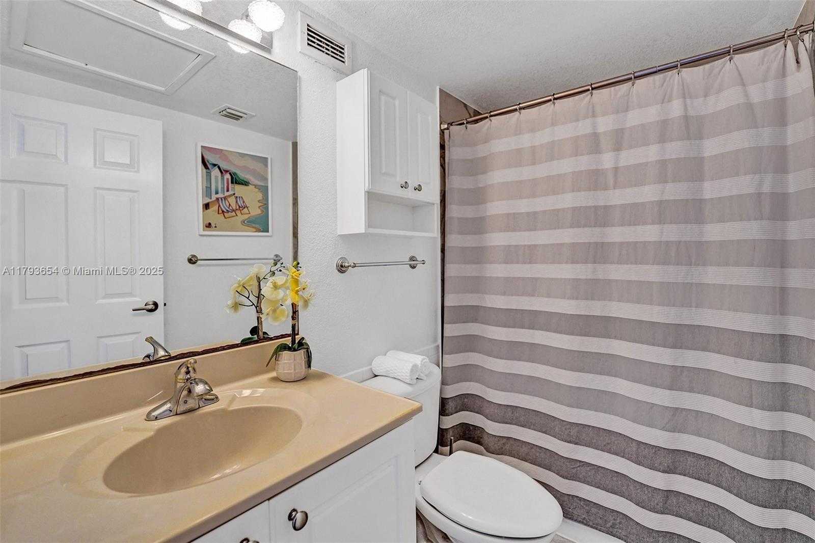 Small Image of 2501 SOUTH OCEAN DR #401 (available now), Hollywood Number 19