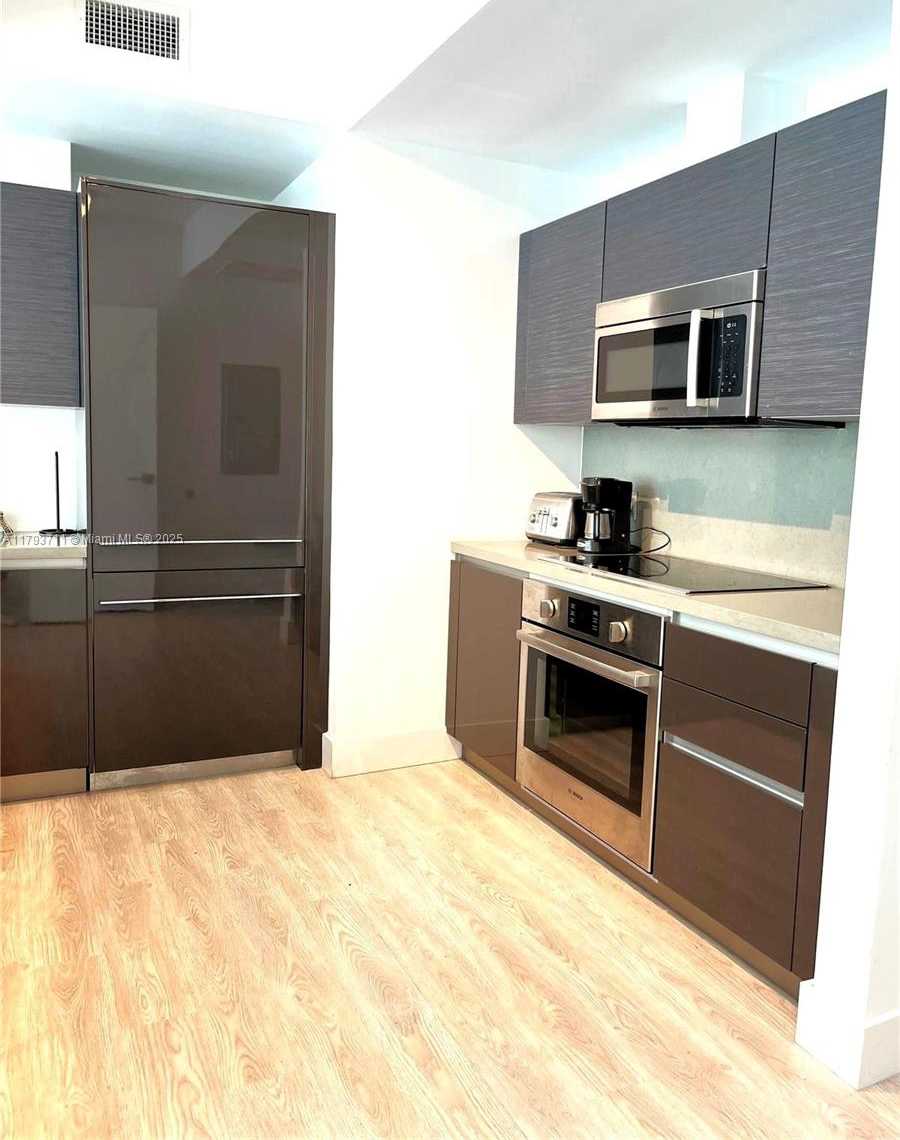 Small Image of 1080 BRICKELL AVE #1404, Miami Number 4