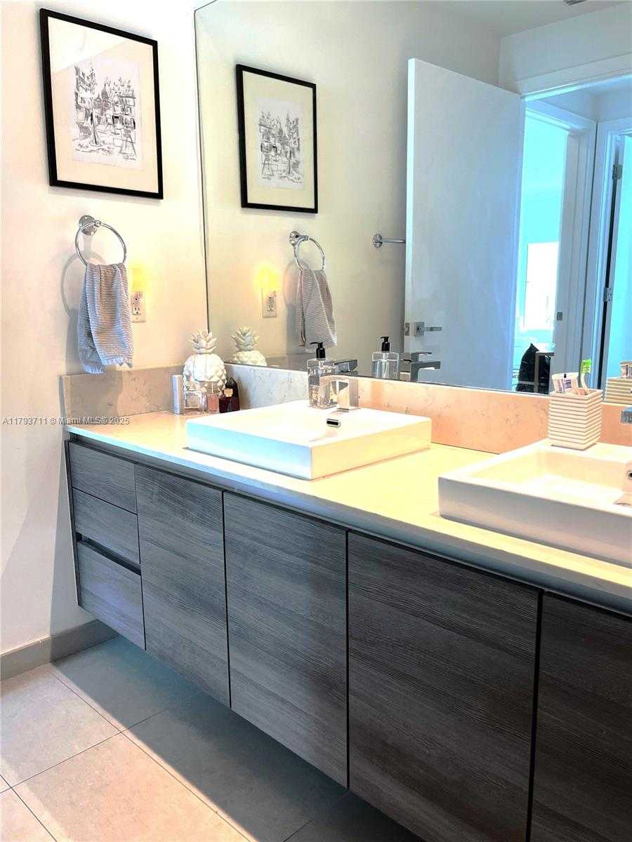Small Image of 1080 BRICKELL AVE #1404, Miami Number 7