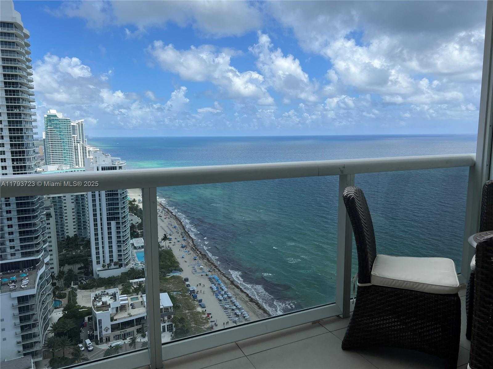Small Image of 1830 #3312 AVAILABLE NOW, Hallandale Beach Number 12