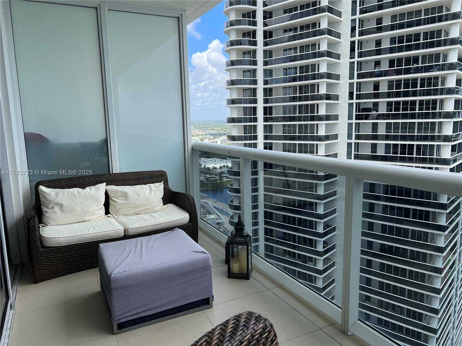 Small Image of 1830 #3312 AVAILABLE NOW, Hallandale Beach Number 13
