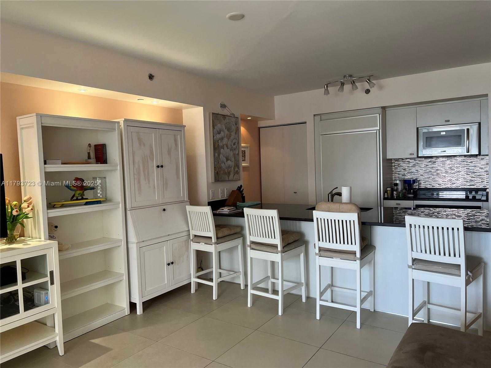 Small Image of 1830 #3312 AVAILABLE NOW, Hallandale Beach Number 5