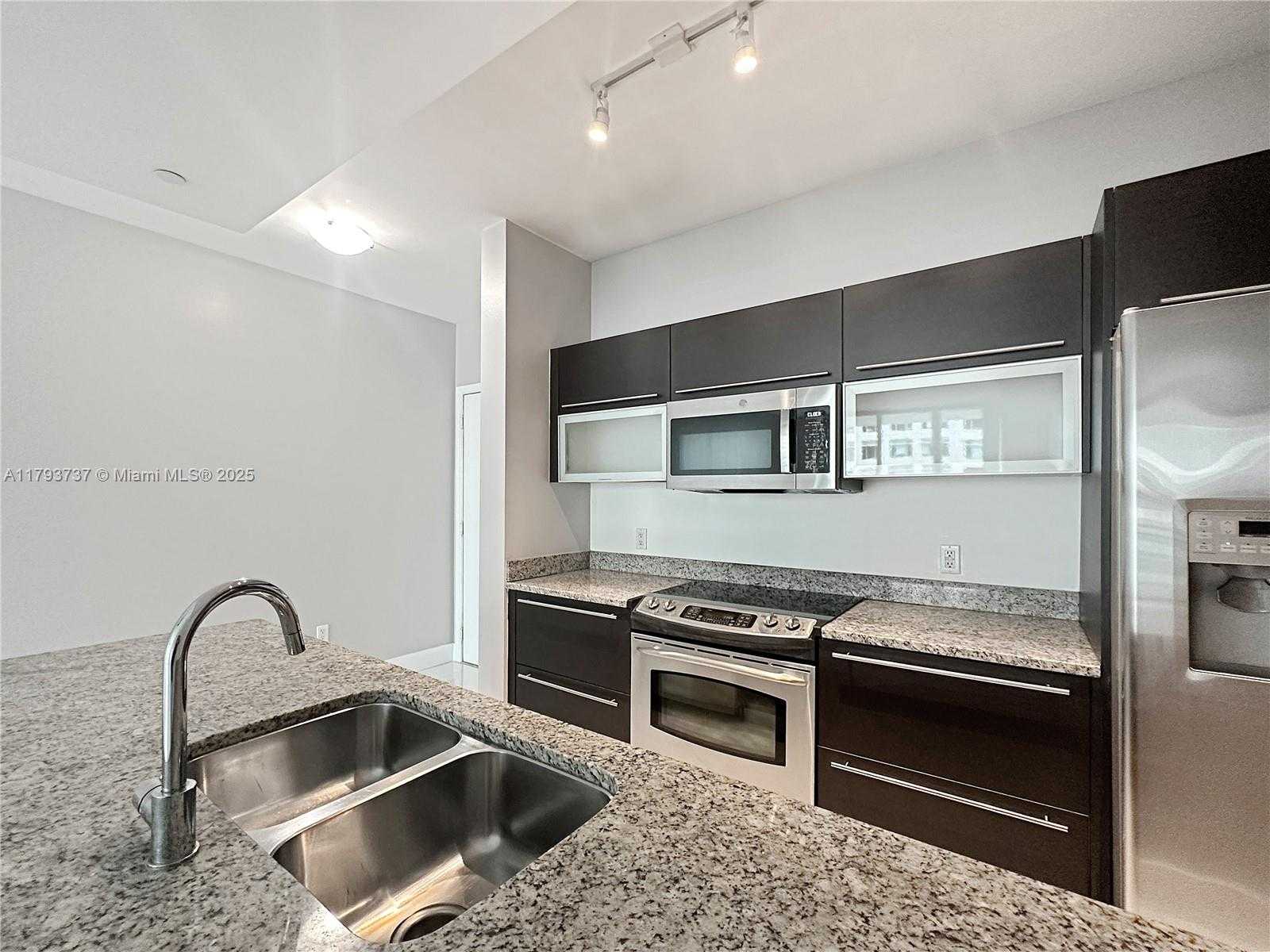 Small Image of 951 BRICKELL AVE #1401, Miami Number 12