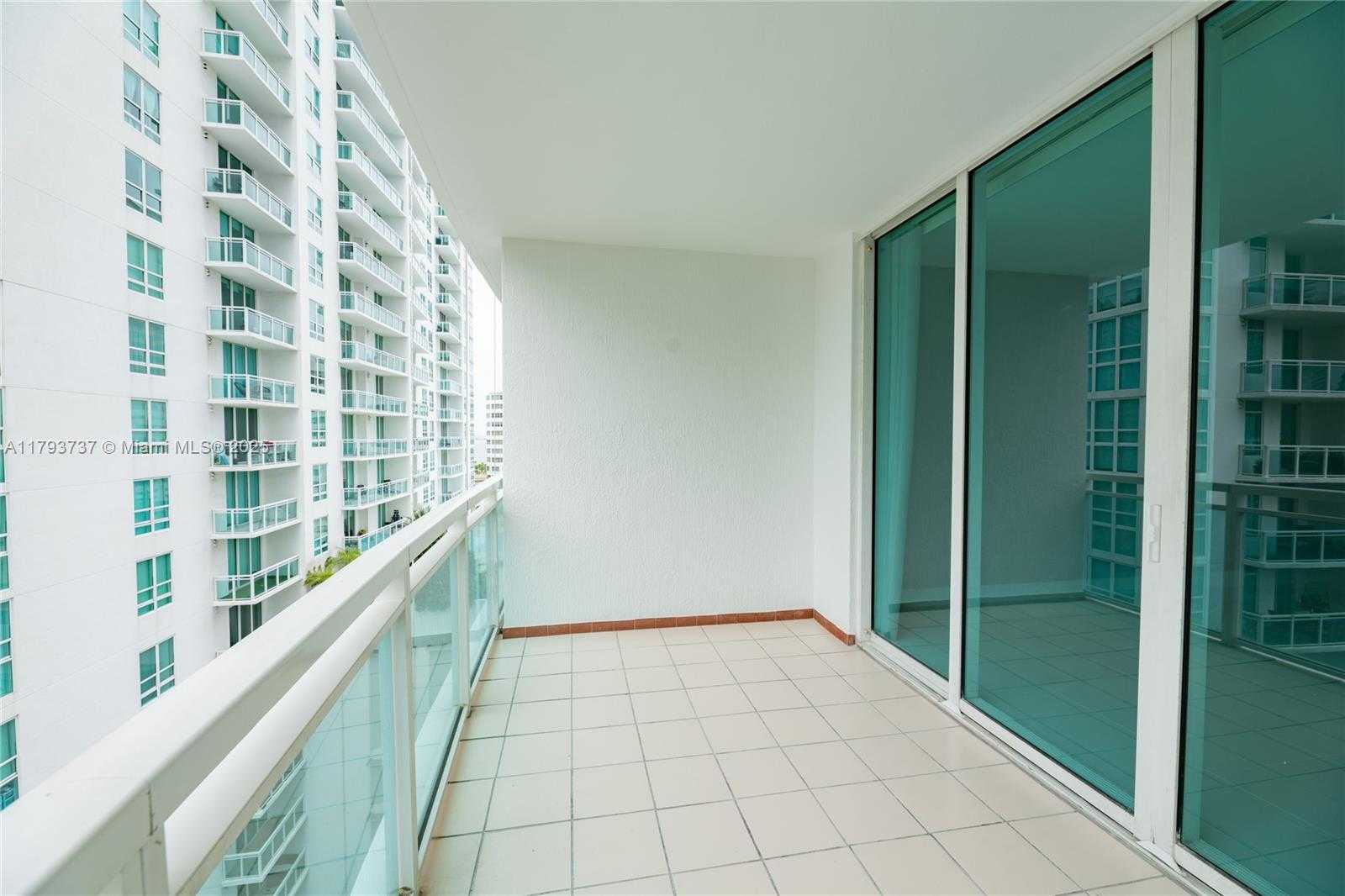 Small Image of 951 BRICKELL AVE #1401, Miami Number 18