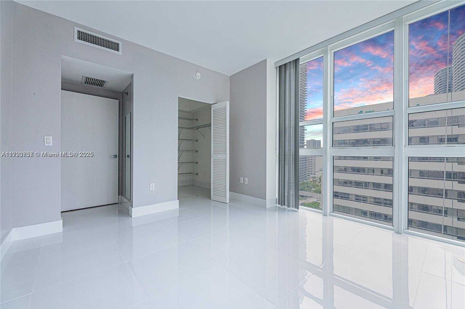 Small Image of 951 BRICKELL AVE #1401, Miami Number 2