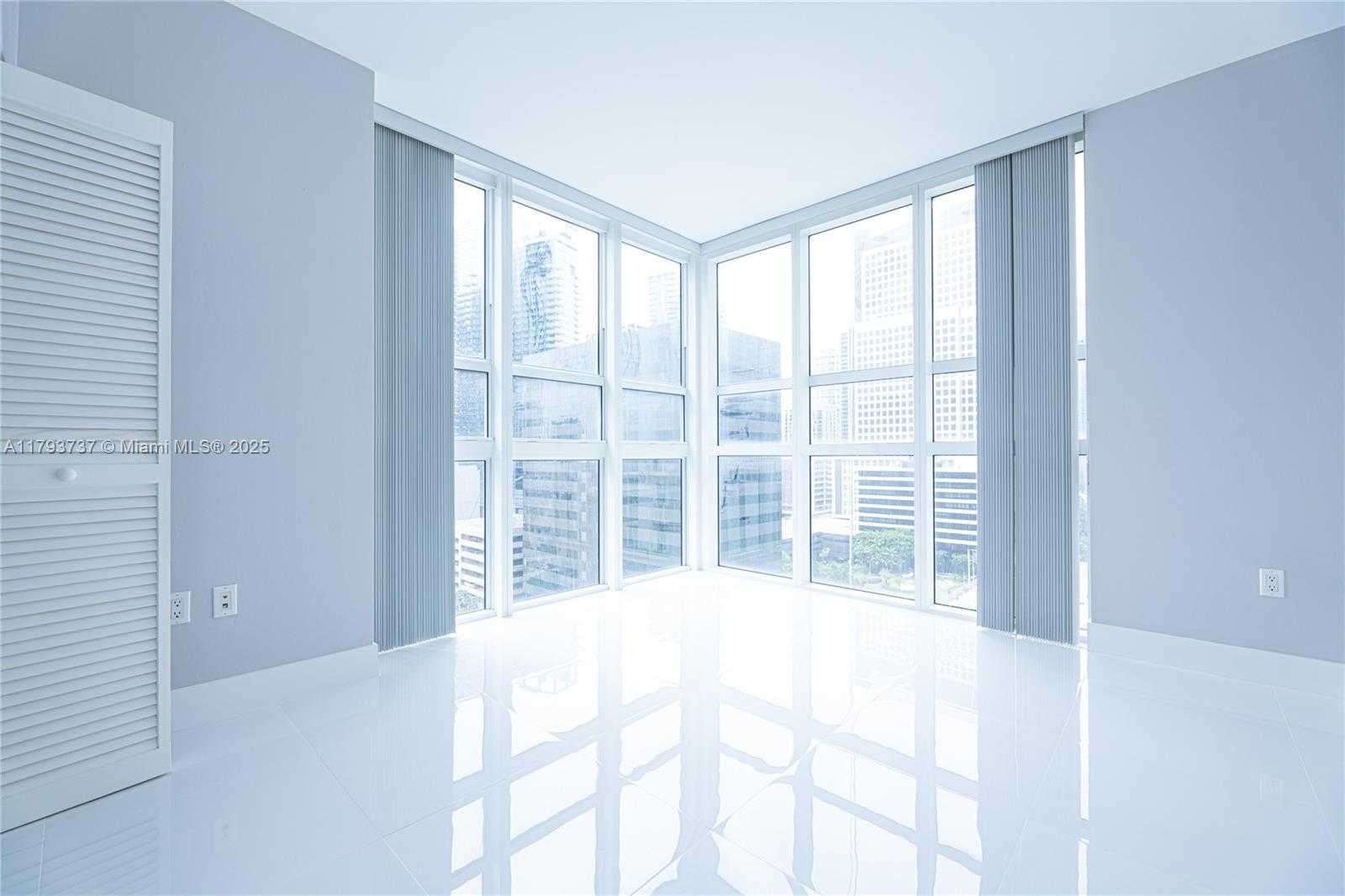 Small Image of 951 BRICKELL AVE #1401, Miami Number 21