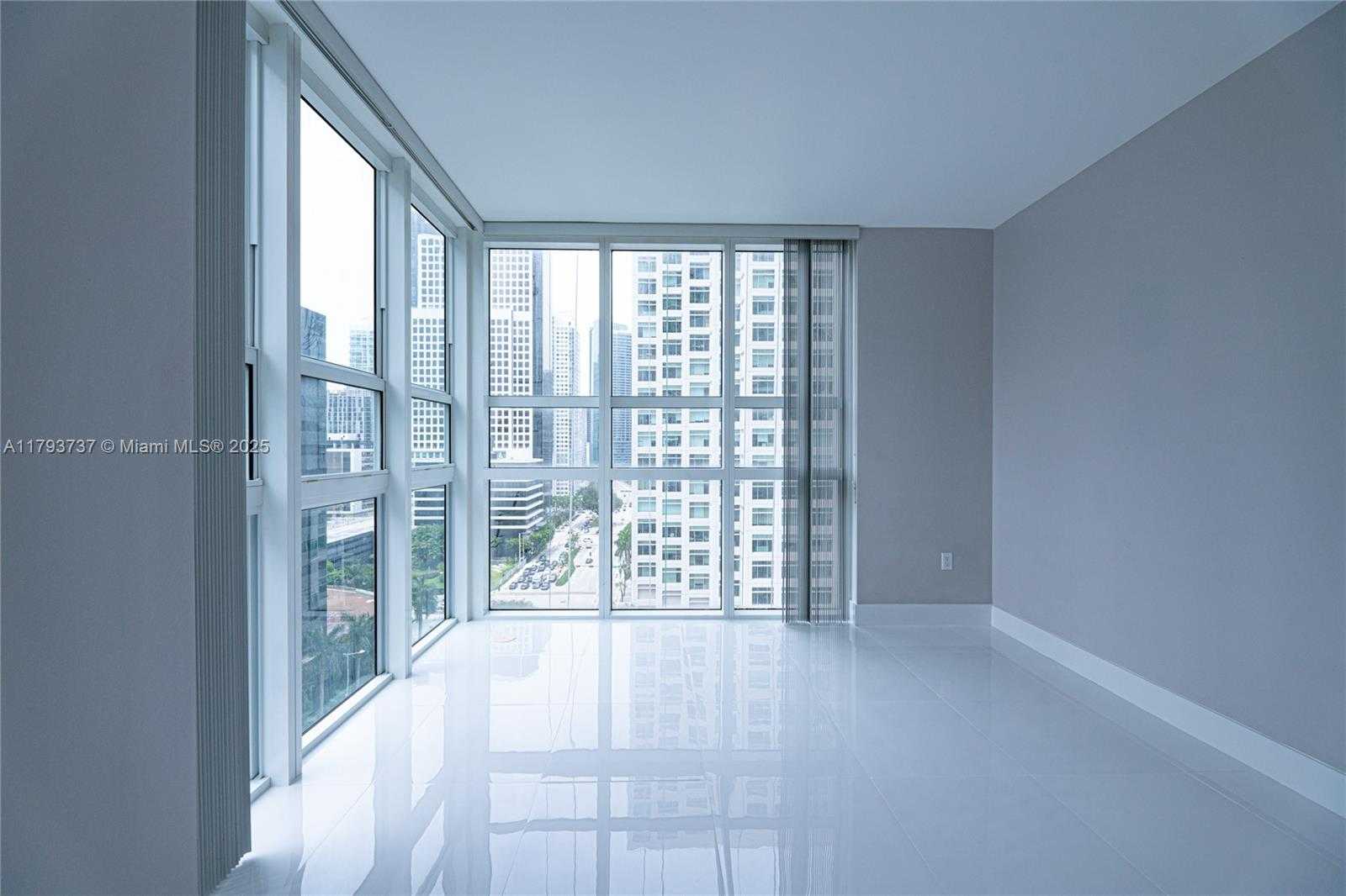Small Image of 951 BRICKELL AVE #1401, Miami Number 31