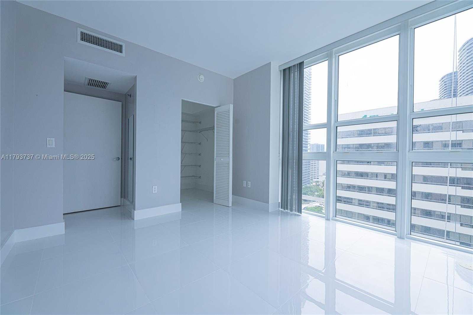 Small Image of 951 BRICKELL AVE #1401, Miami Number 33