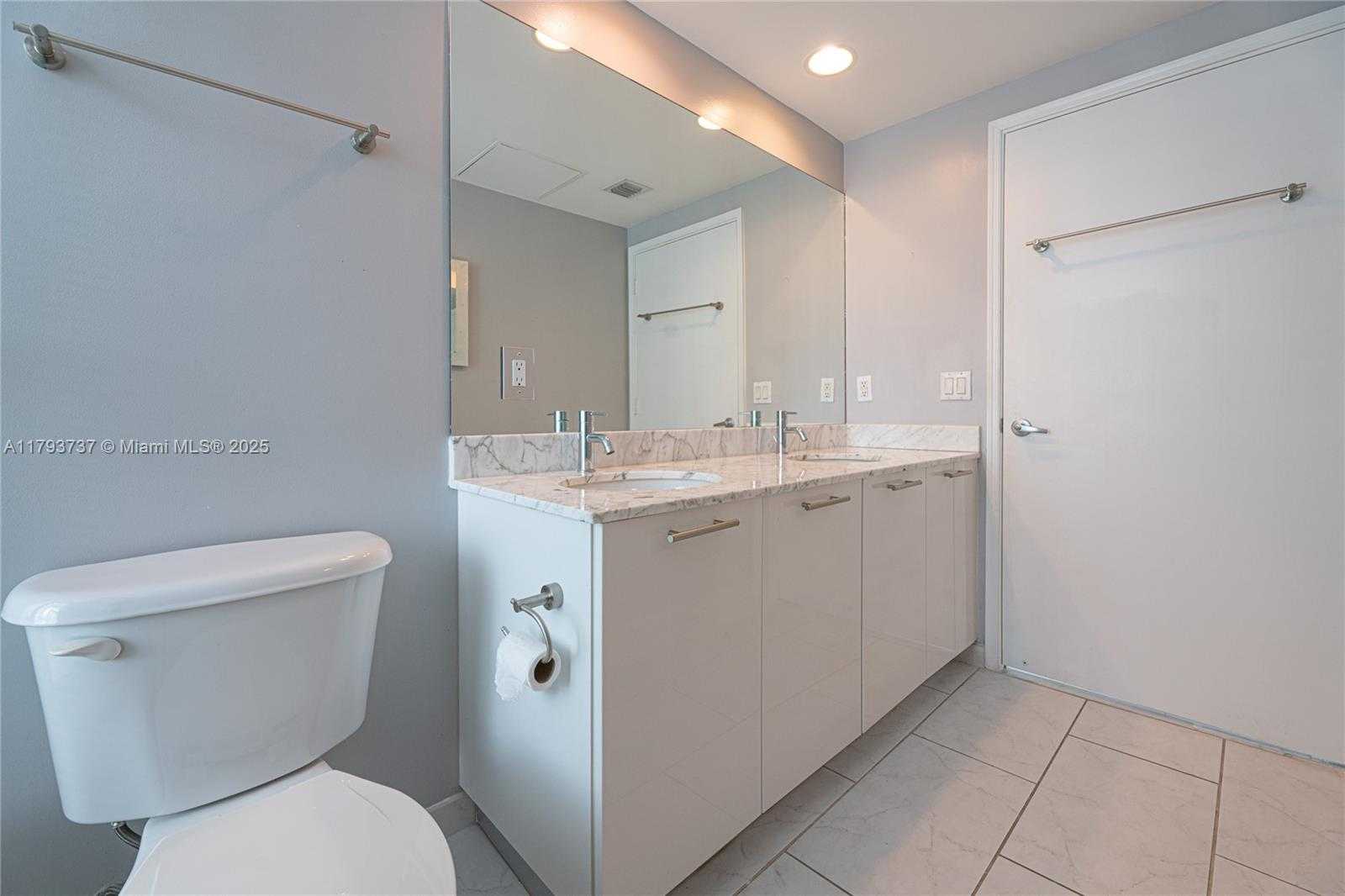 Small Image of 951 BRICKELL AVE #1401, Miami Number 36
