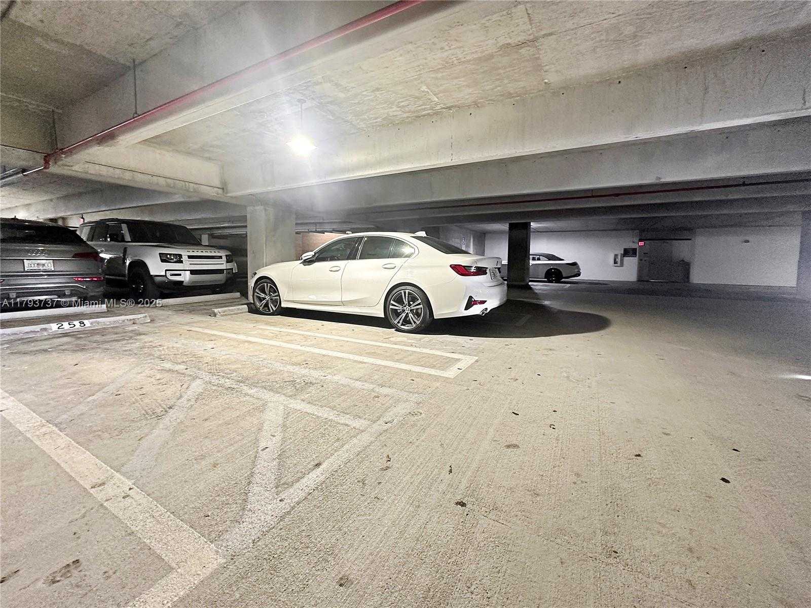 Small Image of 951 BRICKELL AVE #1401, Miami Number 4