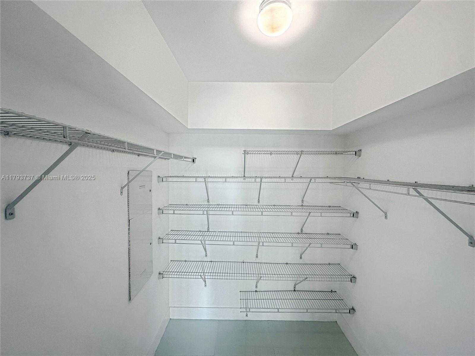 Small Image of 951 BRICKELL AVE #1401, Miami Number 6