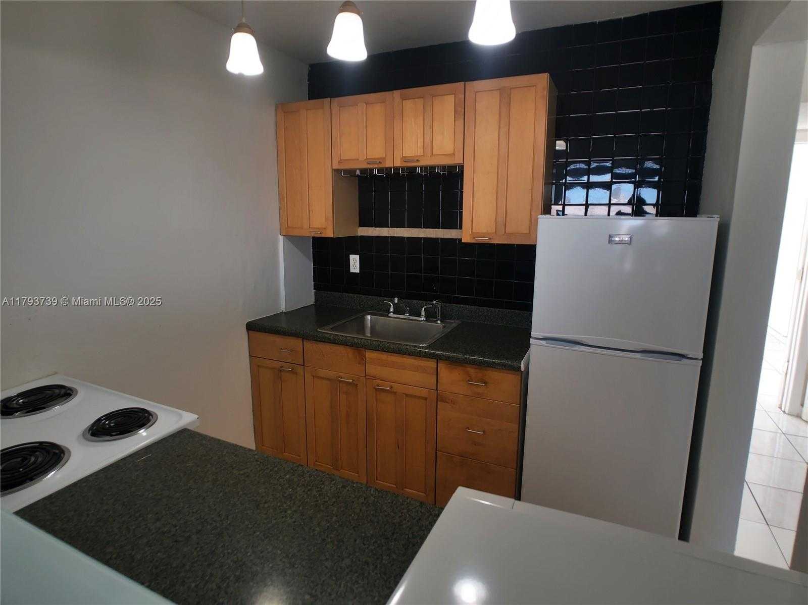 Small Image of 1800 79TH ST CSWY #A305, North Bay Village Number 6