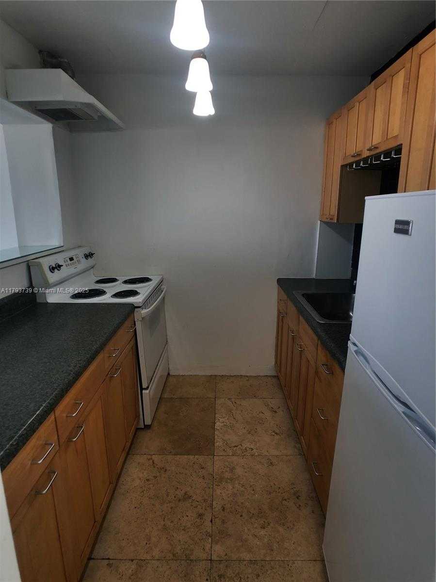 Small Image of 1800 79TH ST CSWY #A305, North Bay Village Number 7