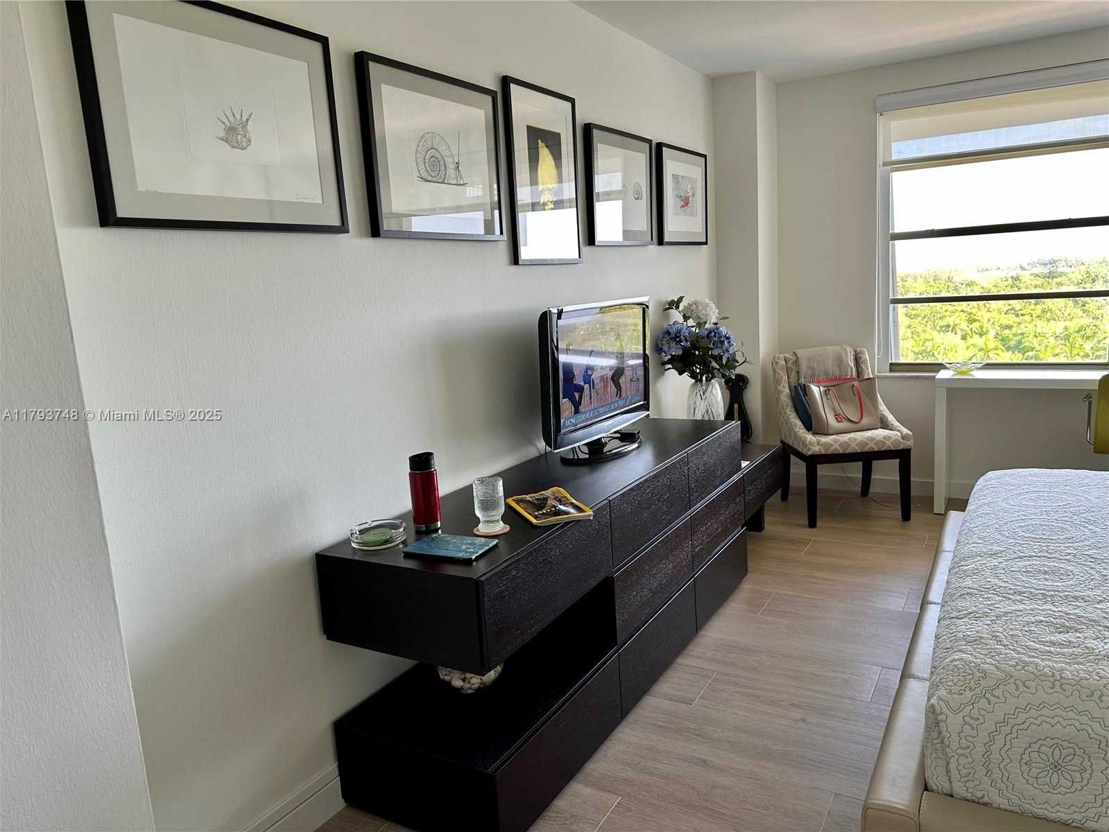 Small Image of 155 OCEAN LANE DR #1004, Key Biscayne Number 14