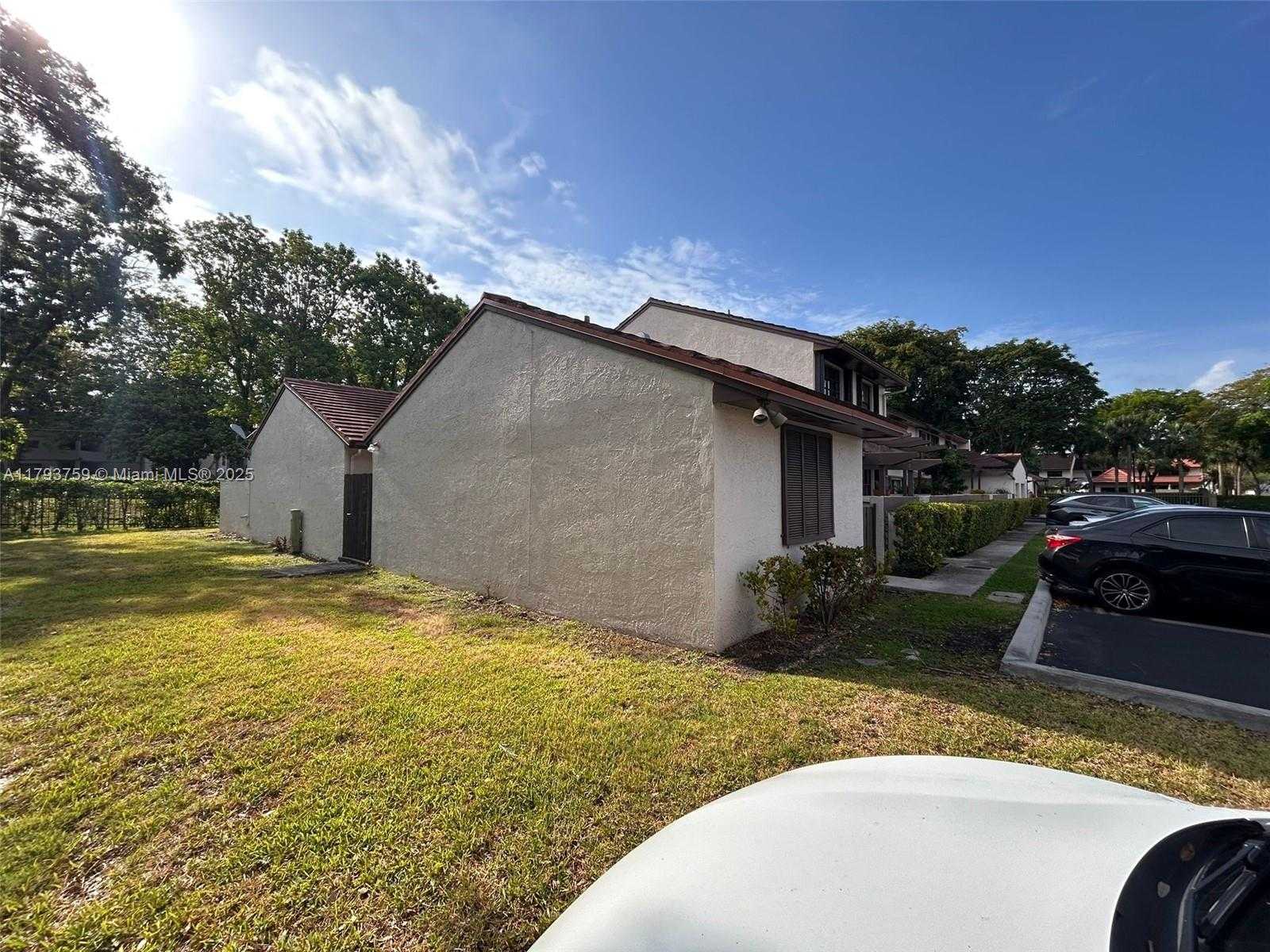 Small Image of 13301 SOUTH WEST 88 TE #A, Miami Number 15