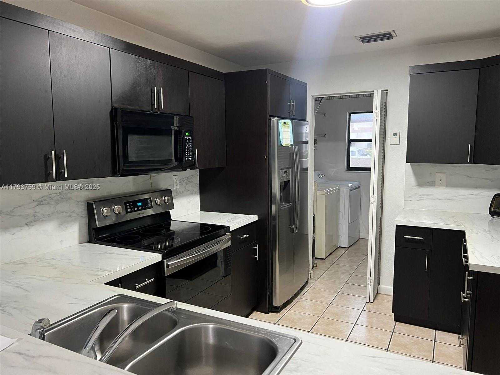 Small Image of 13301 SOUTH WEST 88 TE #A, Miami Number 7