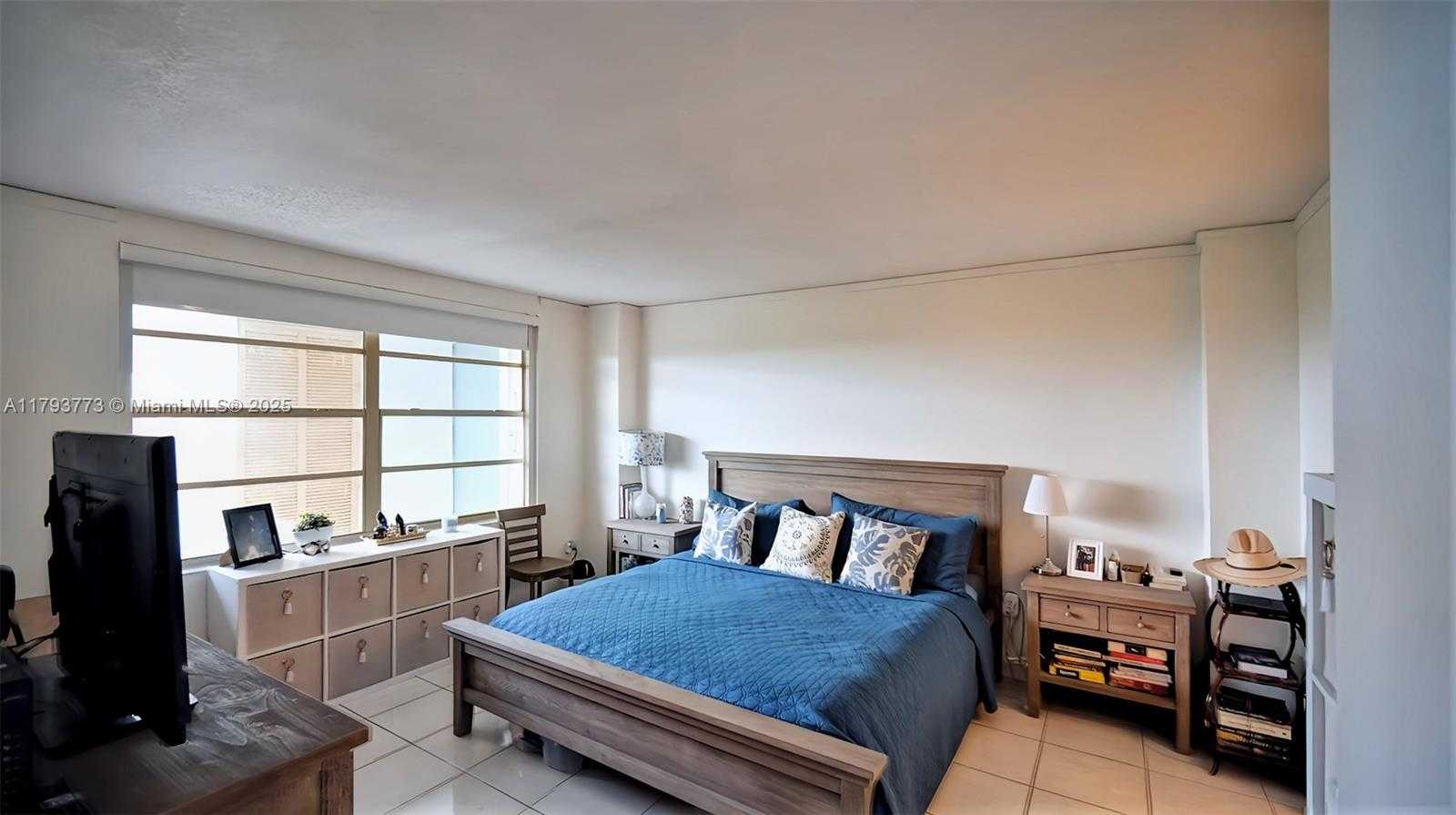Small Image of 155 OCEAN LANE DR #1006, Key Biscayne Number 5