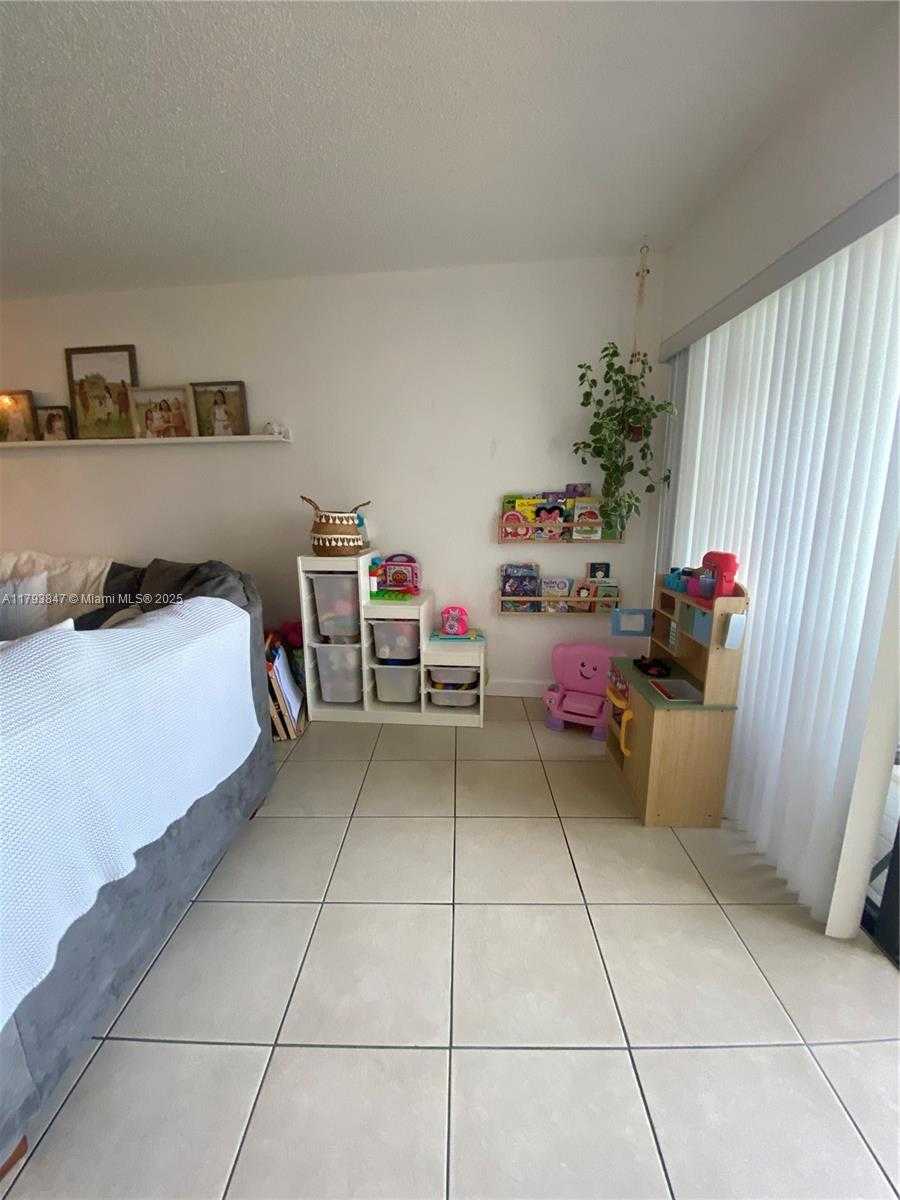 Small Image of 10288 NORTH WEST 9 ST CIR #505, Miami Number 10