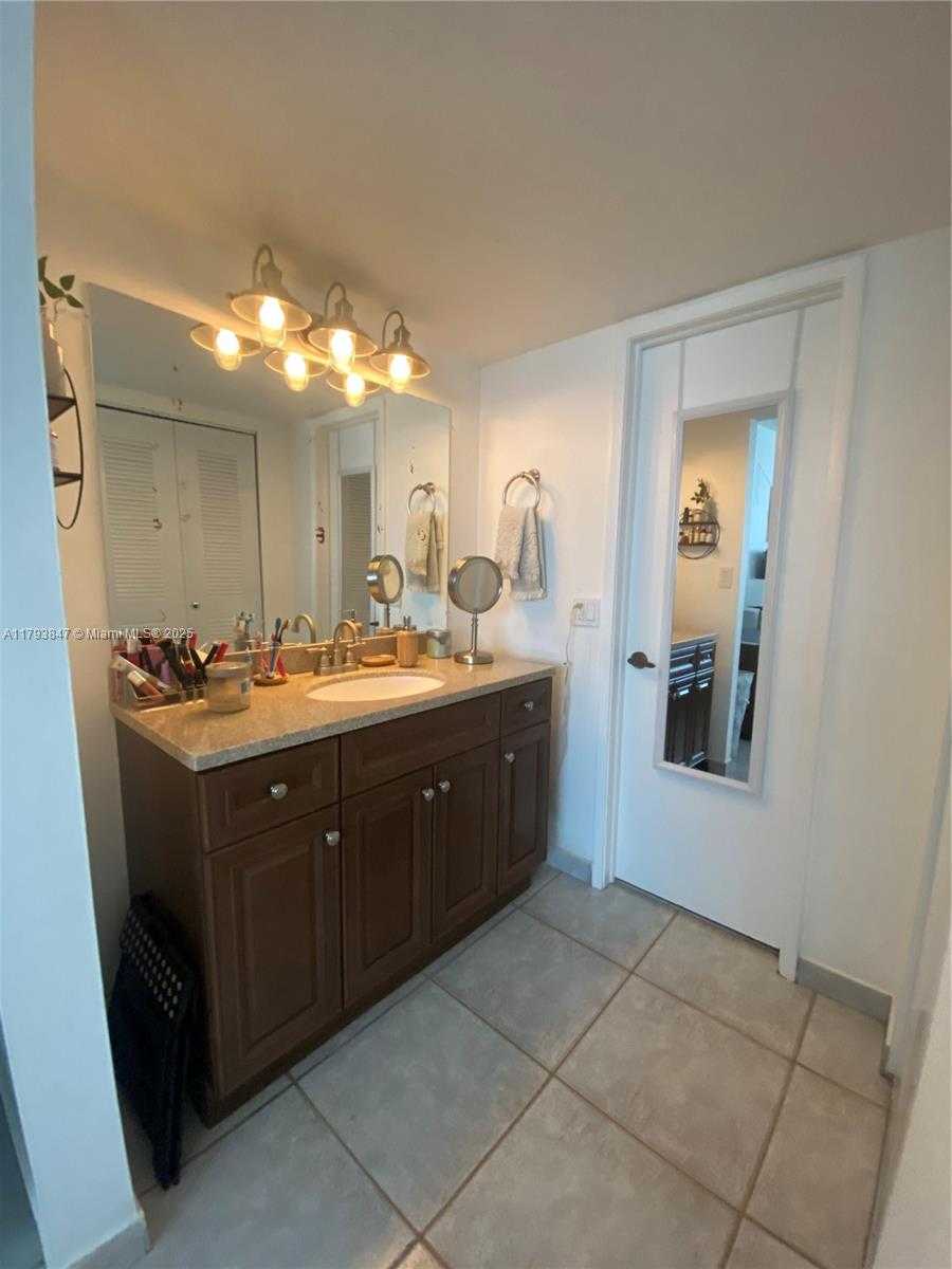 Small Image of 10288 NORTH WEST 9 ST CIR #505, Miami Number 13
