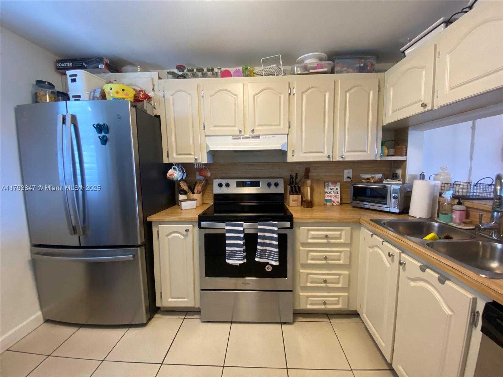 Small Image of 10288 NORTH WEST 9 ST CIR #505, Miami Number 2
