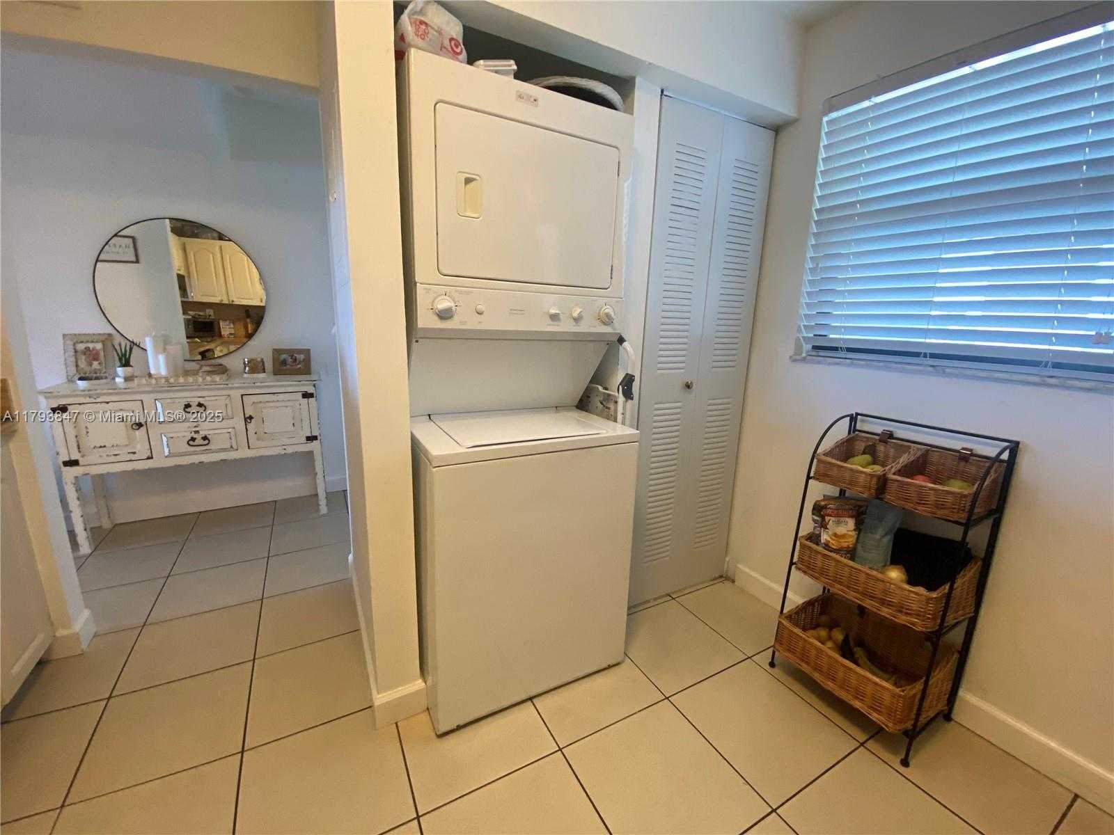 Small Image of 10288 NORTH WEST 9 ST CIR #505, Miami Number 4
