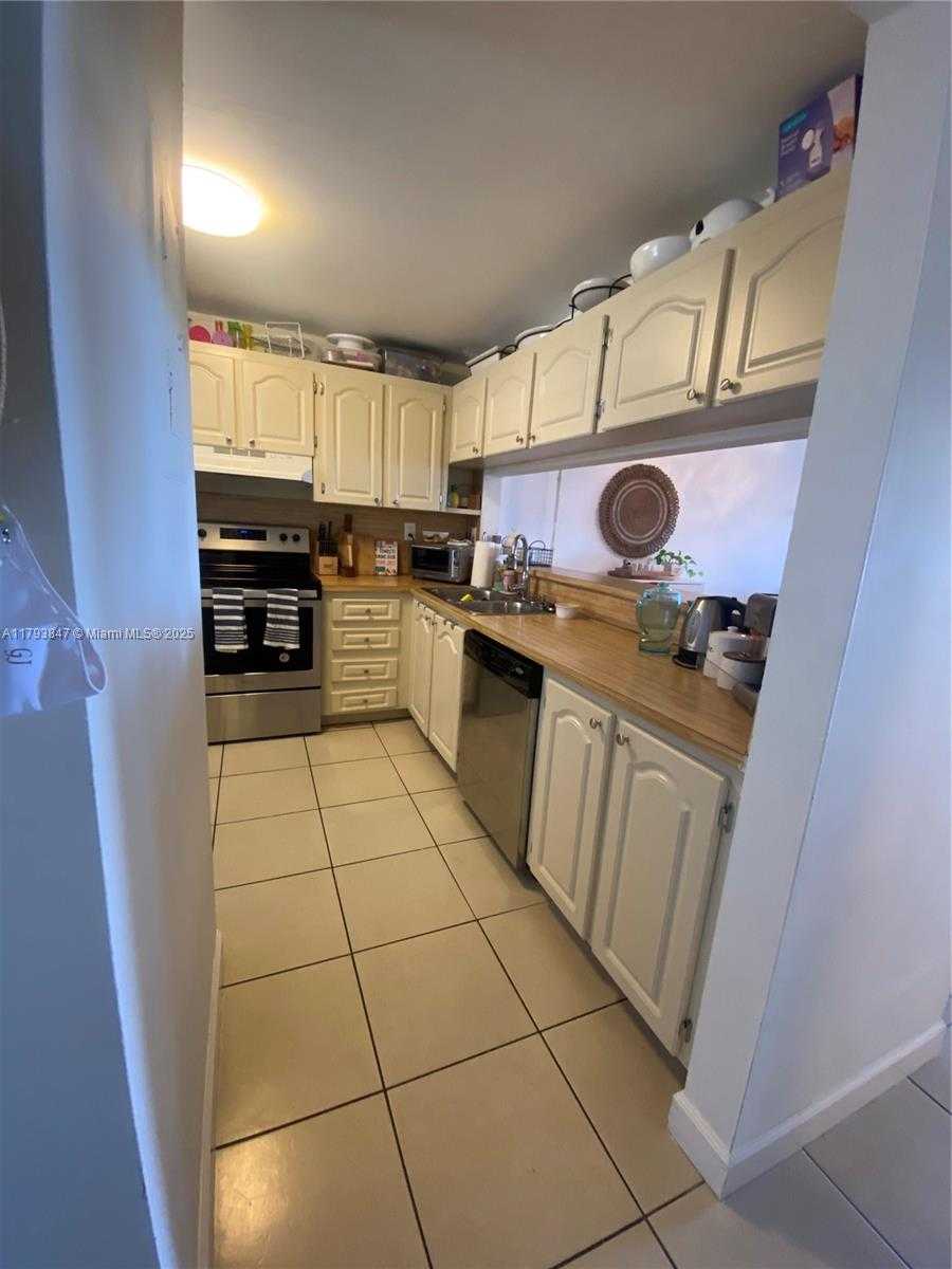 Small Image of 10288 NORTH WEST 9 ST CIR #505, Miami Number 7