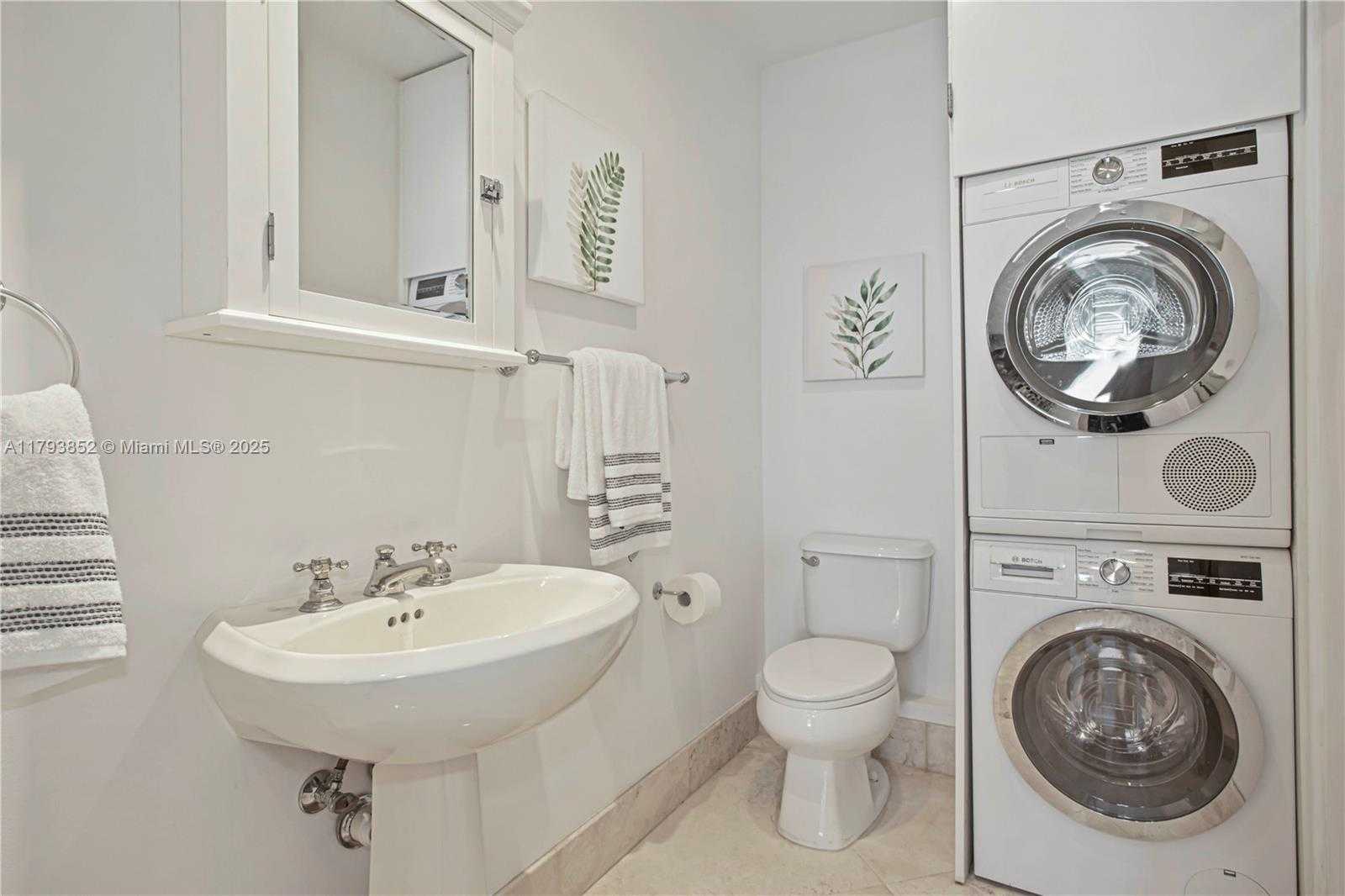 Small Image of 100 SOUTH POINTE DR #1803, Miami Beach Number 15