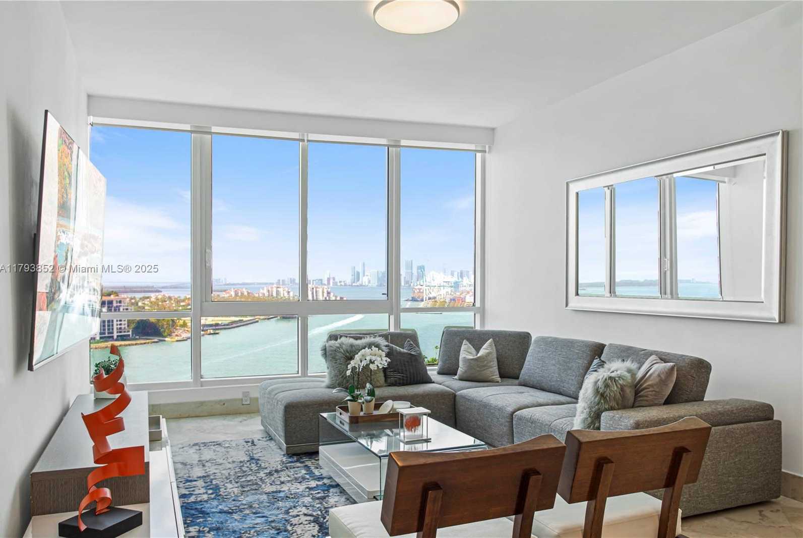Small Image of 100 SOUTH POINTE DR #1803, Miami Beach Number 3