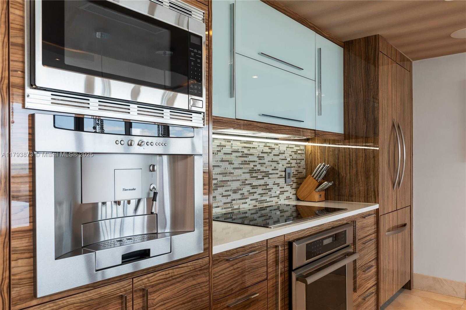 Small Image of 5875 COLLINS AVE #1908, Miami Beach Number 11