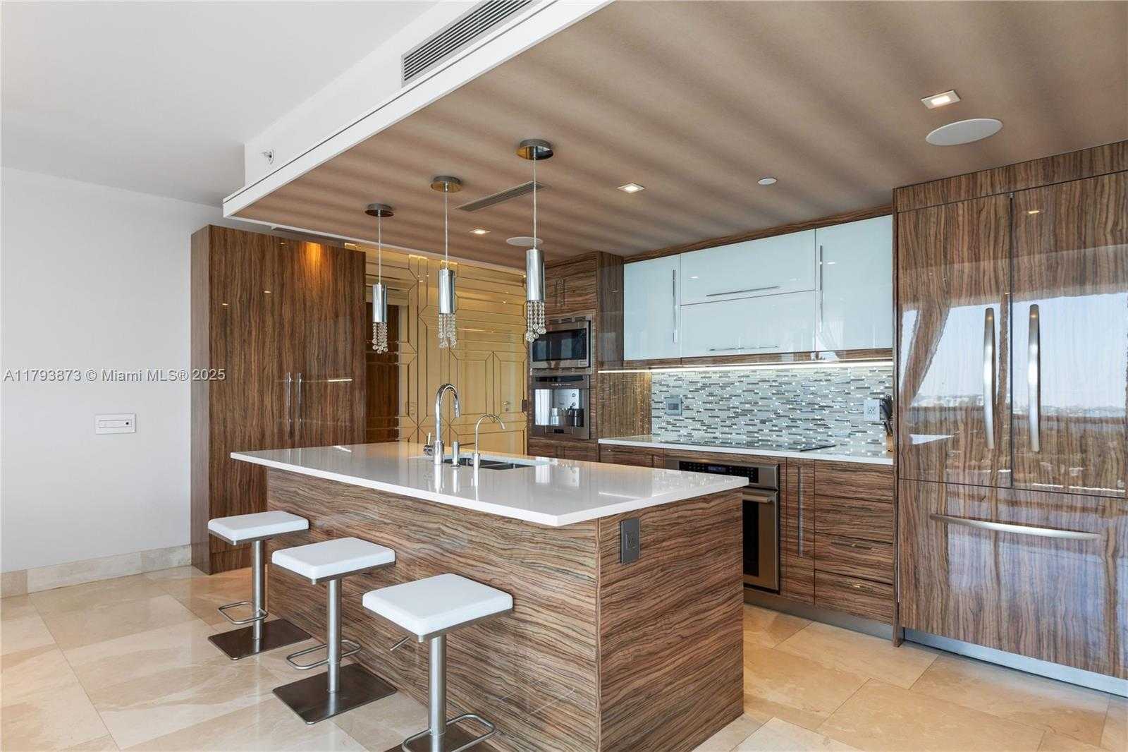 Small Image of 5875 COLLINS AVE #1908, Miami Beach Number 13
