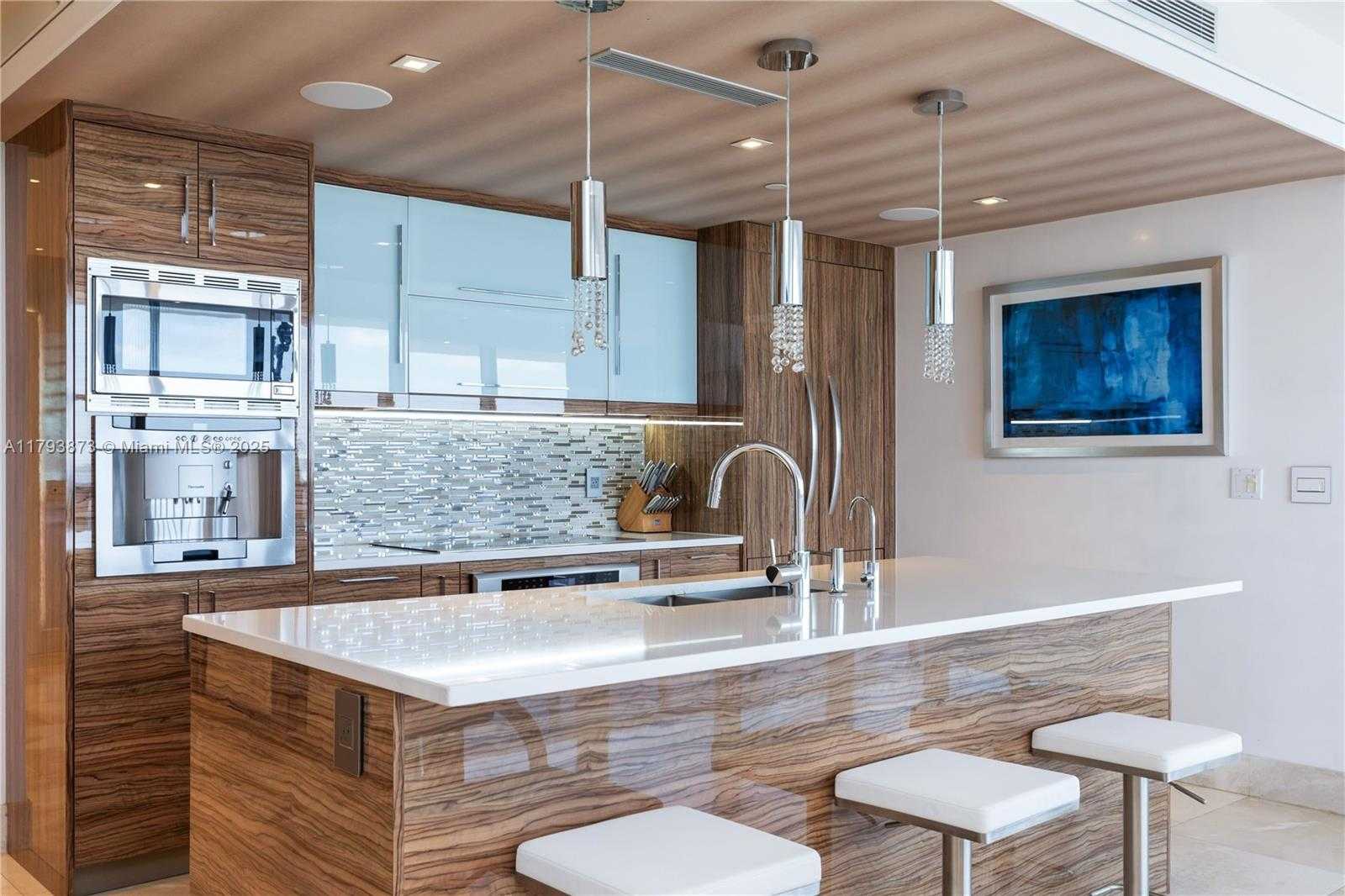 Small Image of 5875 COLLINS AVE #1908, Miami Beach Number 15