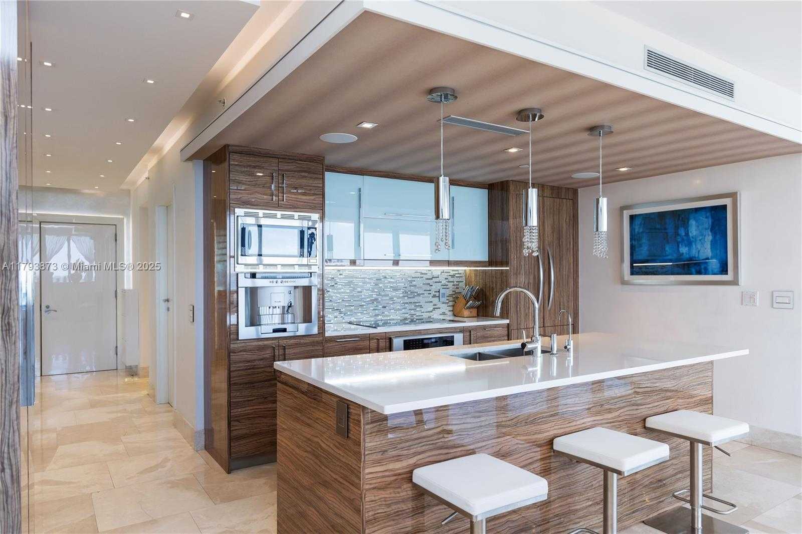 Small Image of 5875 COLLINS AVE #1908, Miami Beach Number 16