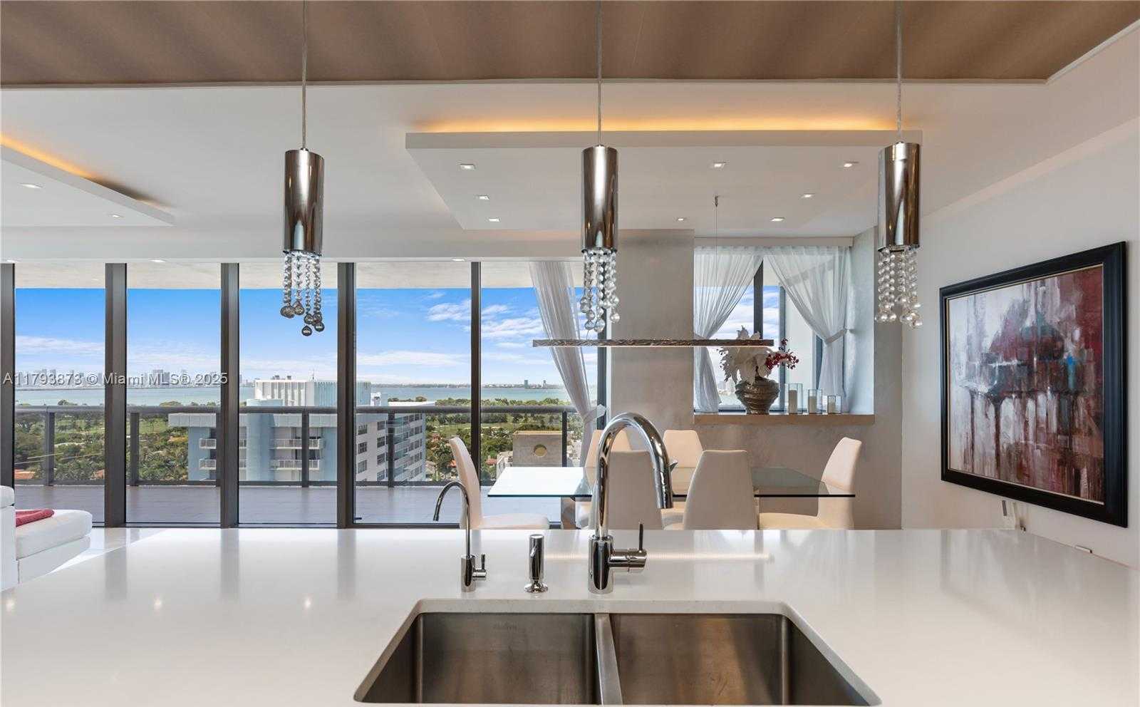 Small Image of 5875 COLLINS AVE #1908, Miami Beach Number 2