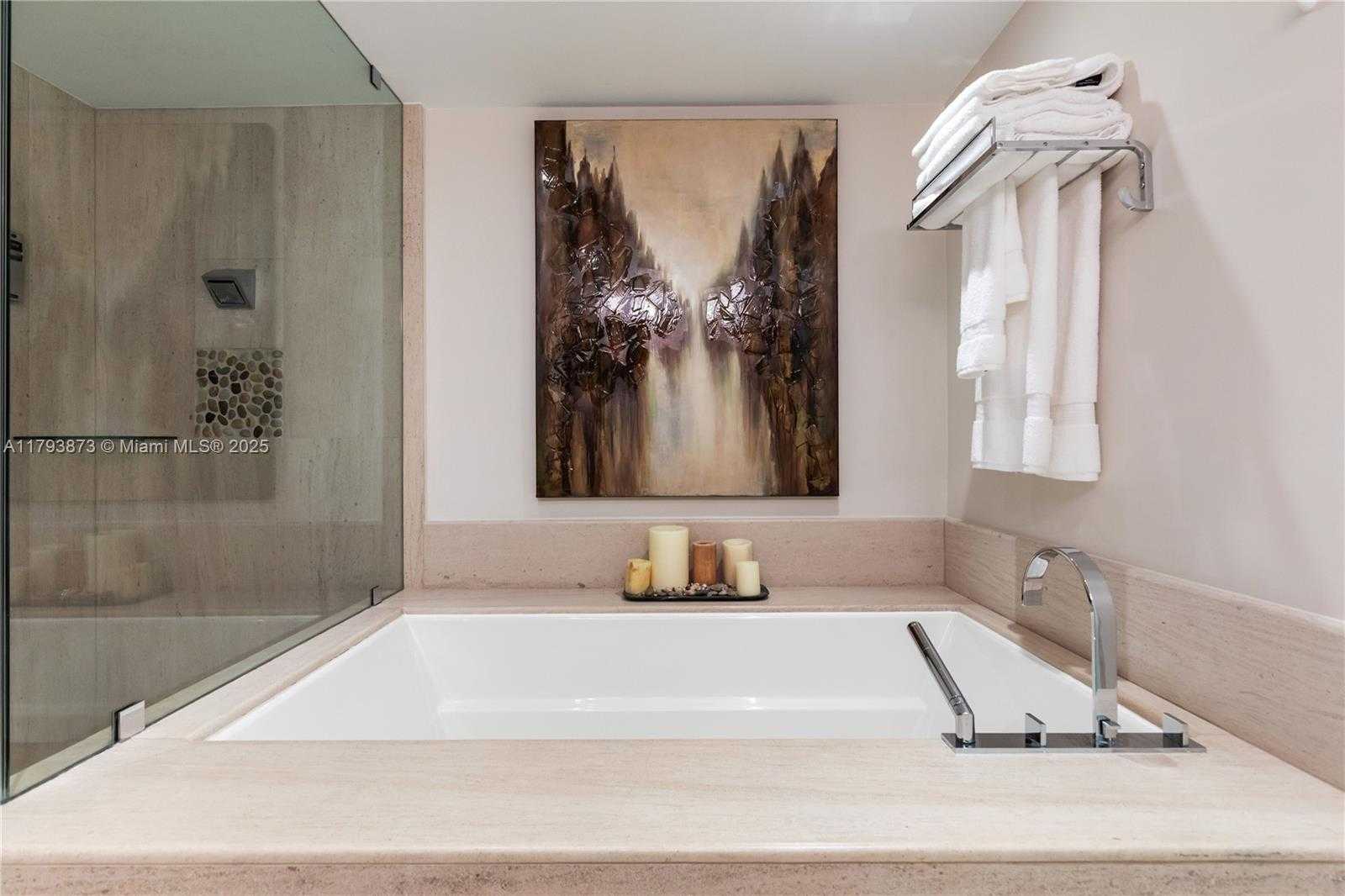 Small Image of 5875 COLLINS AVE #1908, Miami Beach Number 25