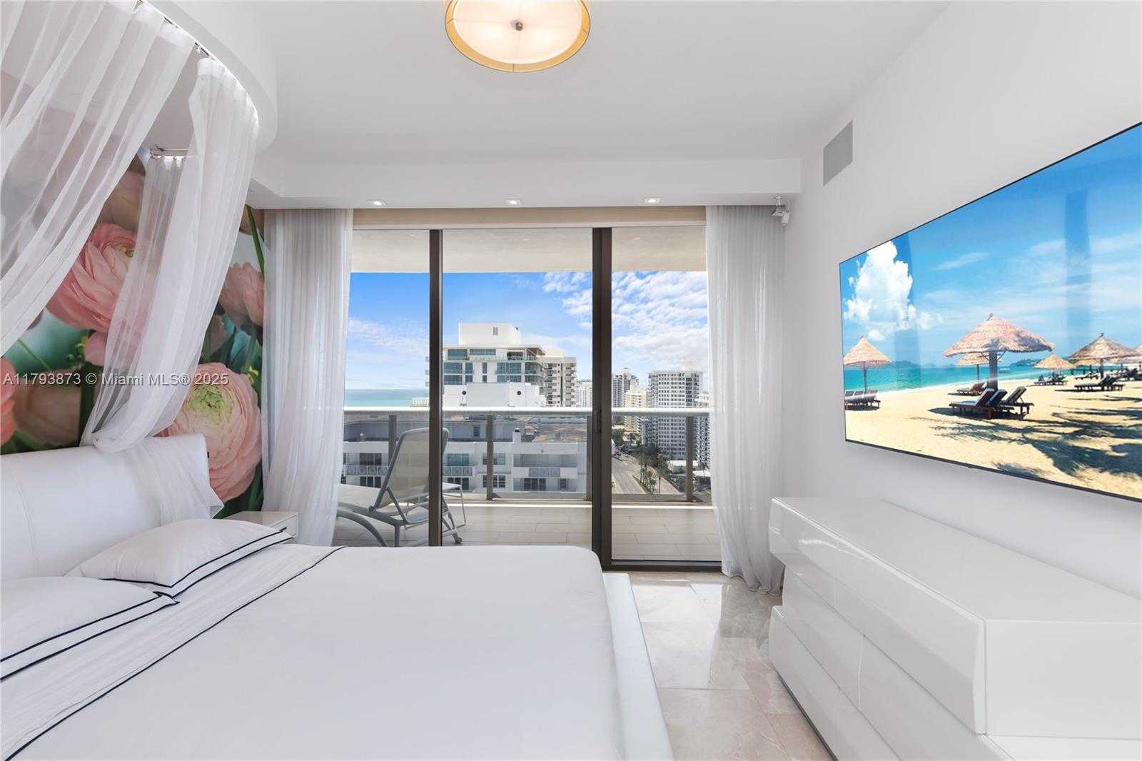 Small Image of 5875 COLLINS AVE #1908, Miami Beach Number 35