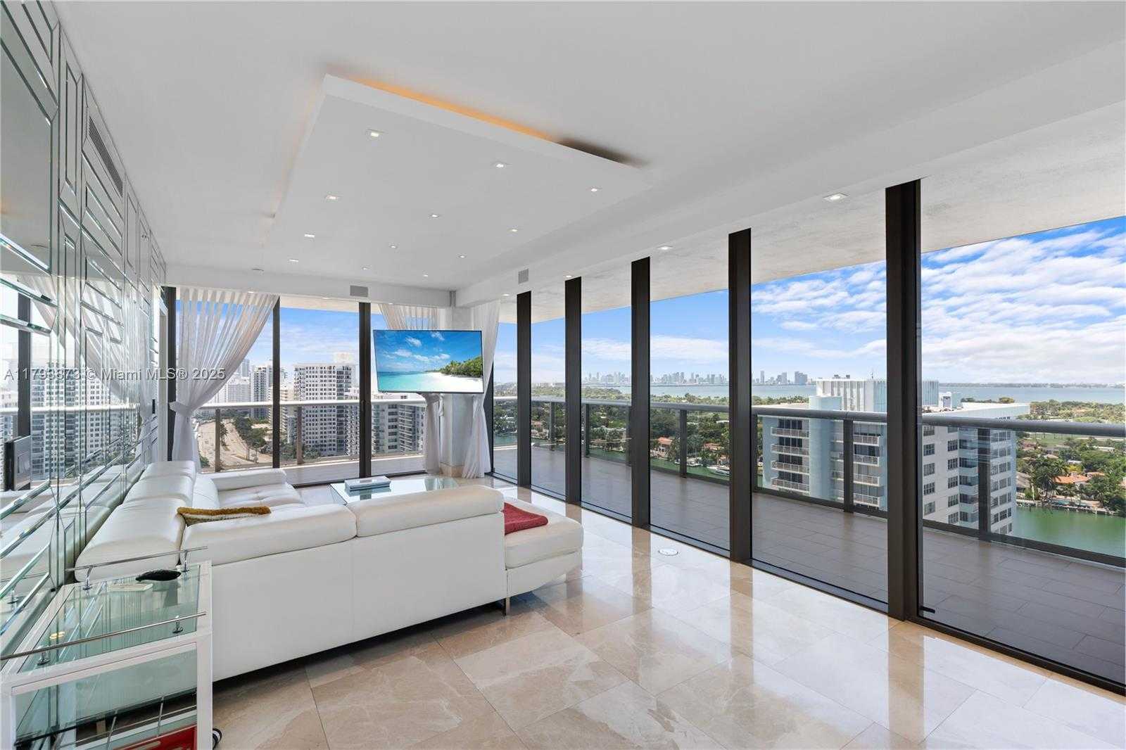 Small Image of 5875 COLLINS AVE #1908, Miami Beach Number 4
