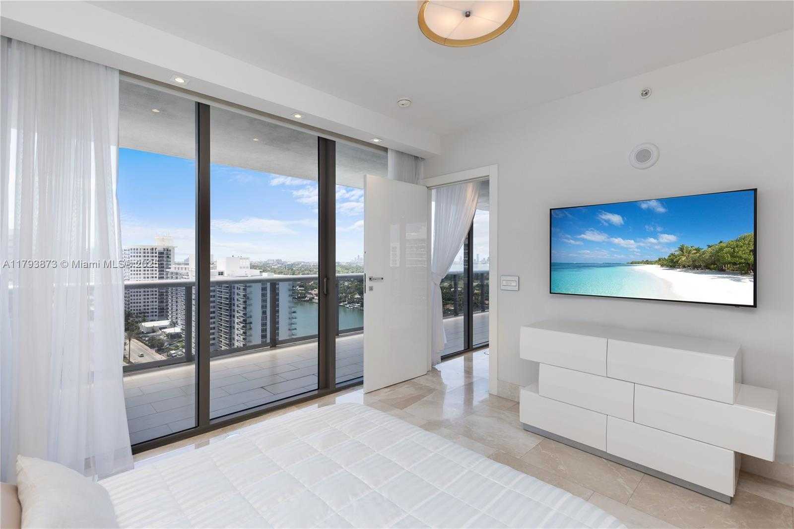 Small Image of 5875 COLLINS AVE #1908, Miami Beach Number 40