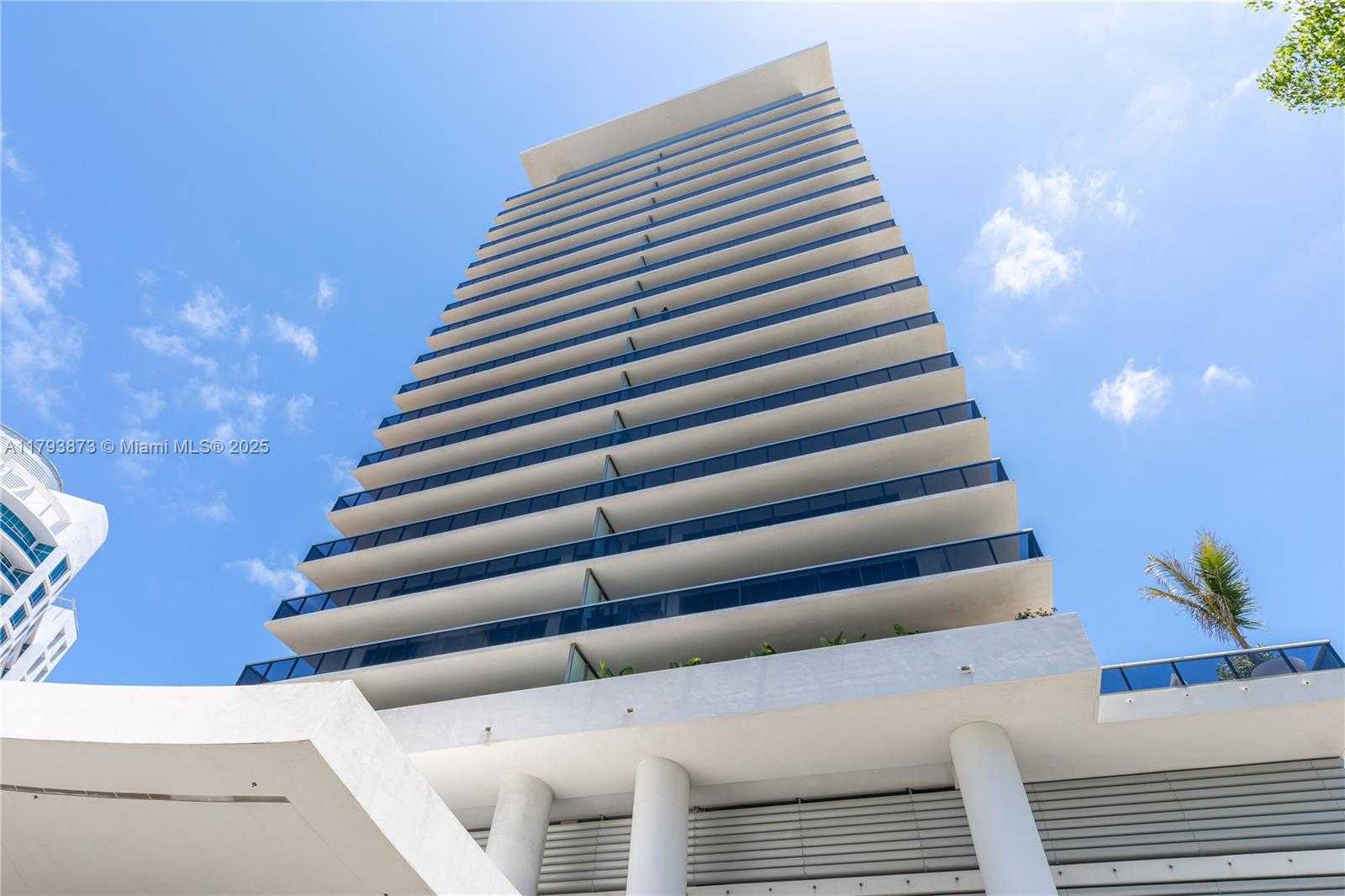 Small Image of 5875 COLLINS AVE #1908, Miami Beach Number 56