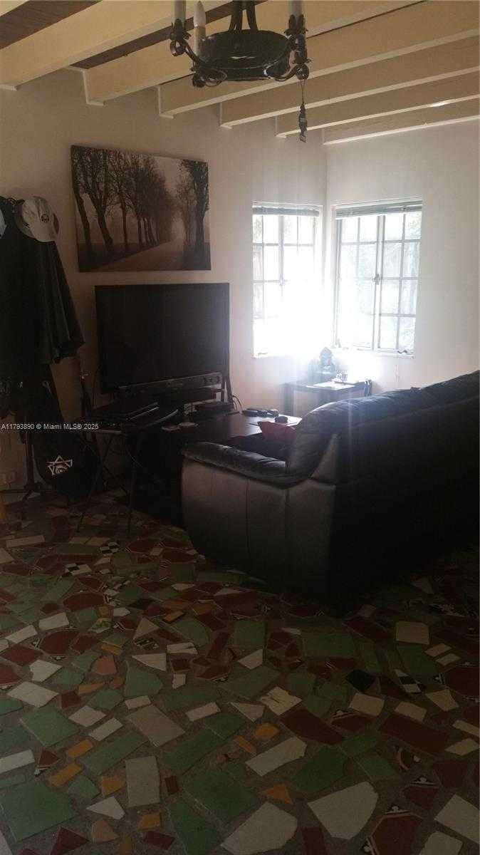 Small Image of 2728 CALUSA STREET #A, Miami Number 23