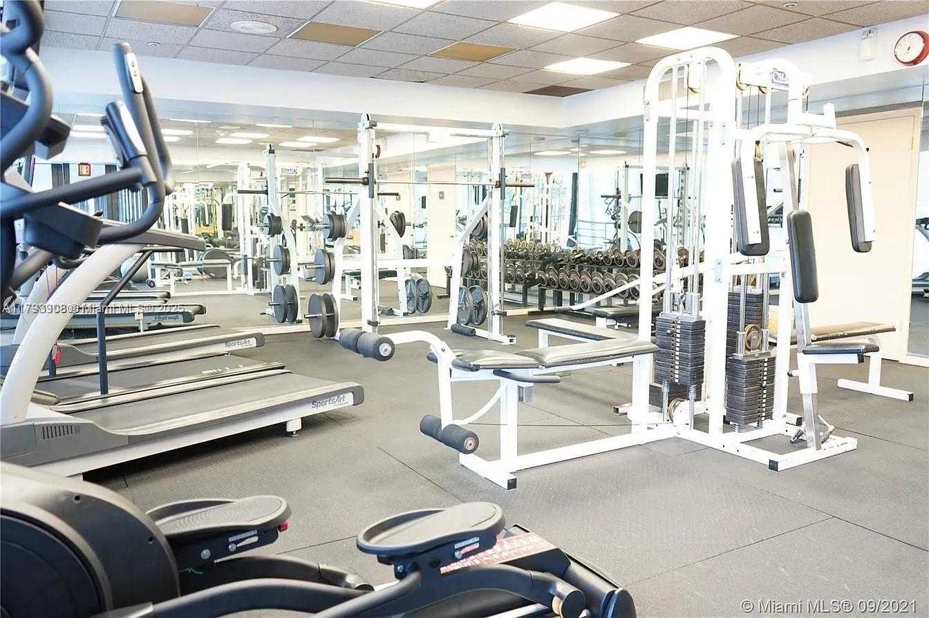 Small Image of 2555 COLLINS AVE #812, Miami Beach Number 24