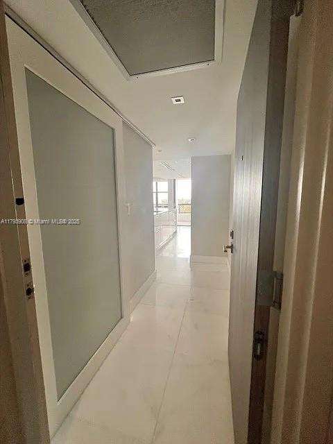 Small Image of 2555 COLLINS AVE #812, Miami Beach Number 4