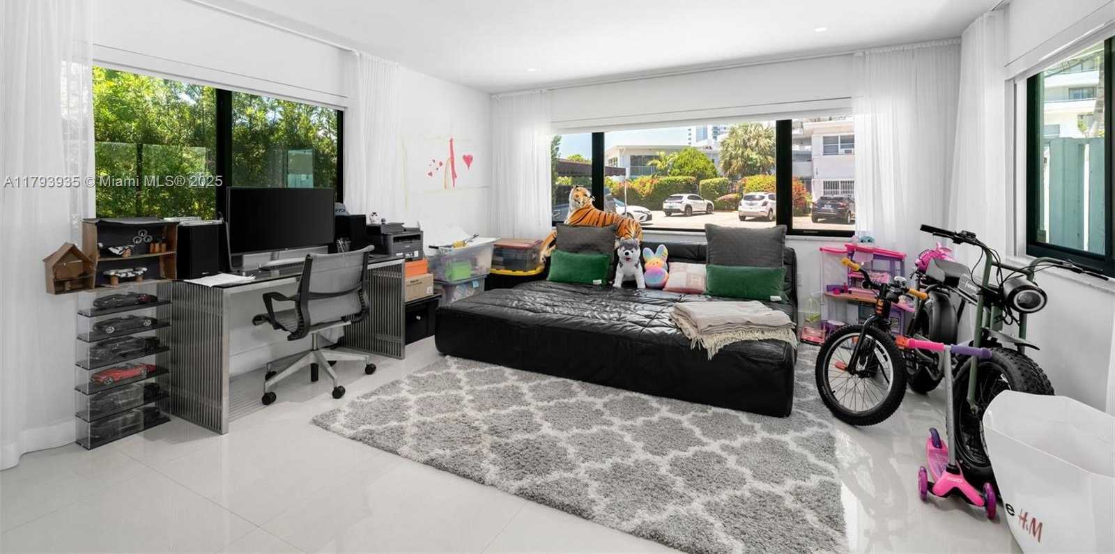Small Image of 830 RAYMOND ST, Miami Beach Number 16