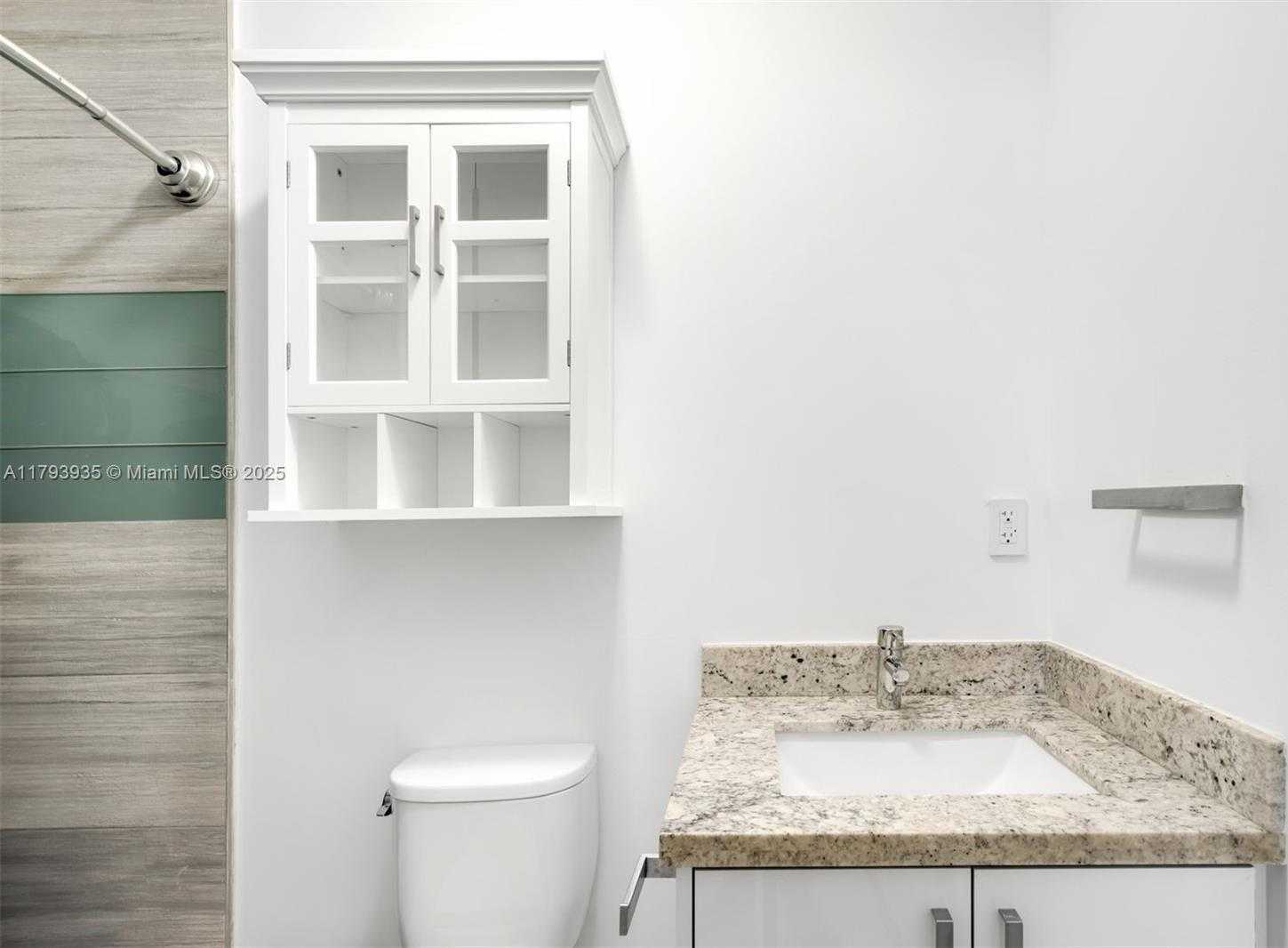 Small Image of 830 RAYMOND ST, Miami Beach Number 17