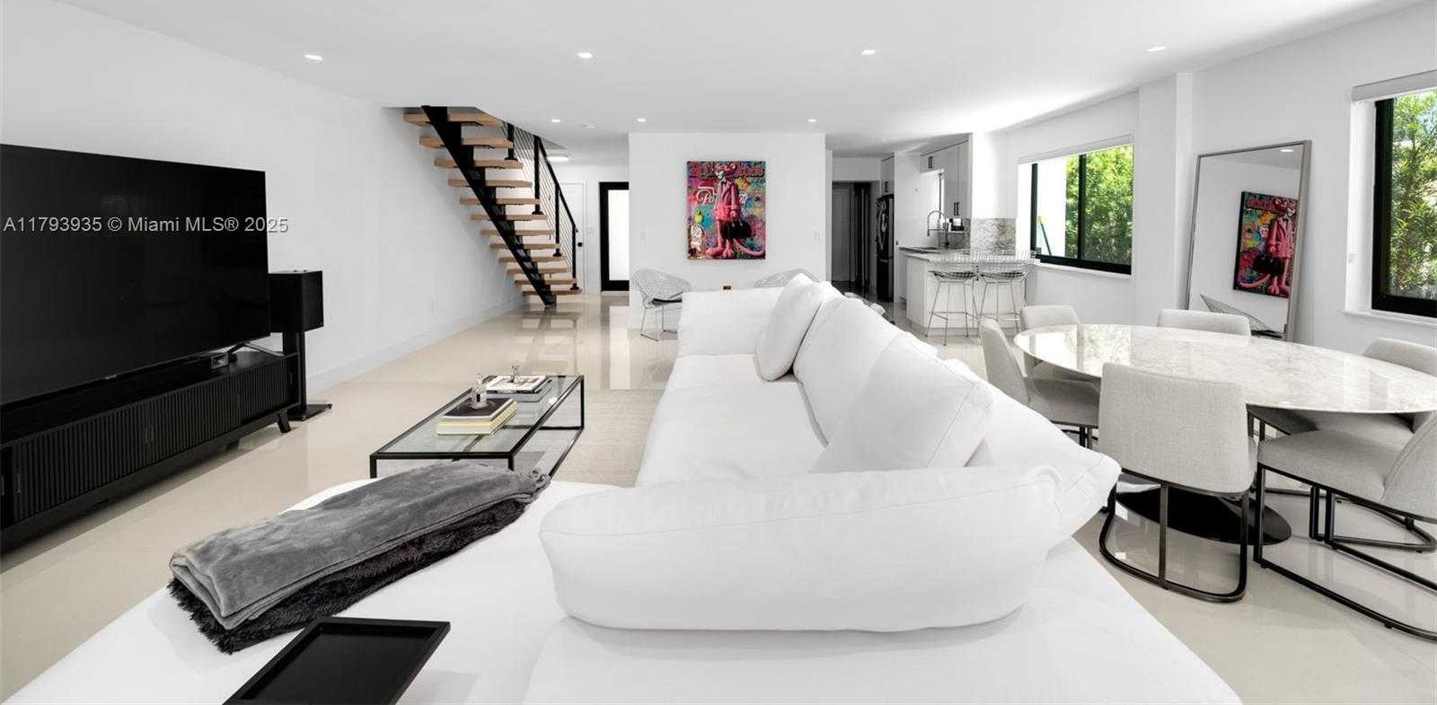 Small Image of 830 RAYMOND ST, Miami Beach Number 19