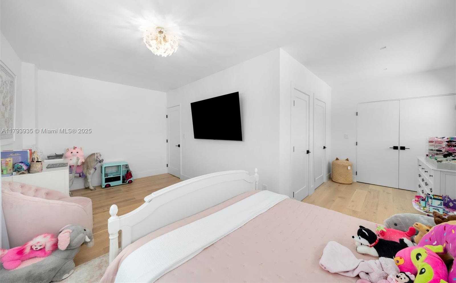 Small Image of 830 RAYMOND ST, Miami Beach Number 27